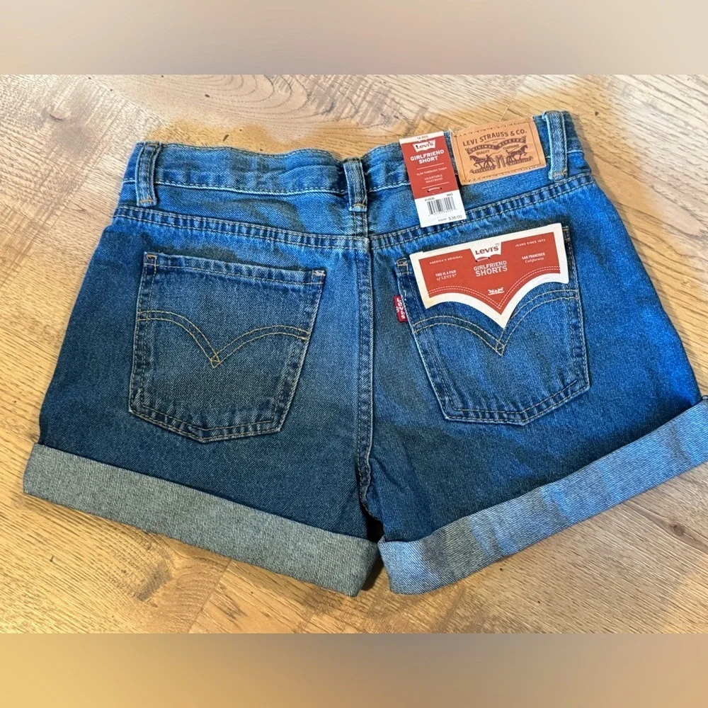 Levi’s Girls Girlfriend Denim Shorts Cuffed Adjustable Waist Size 14 NWT